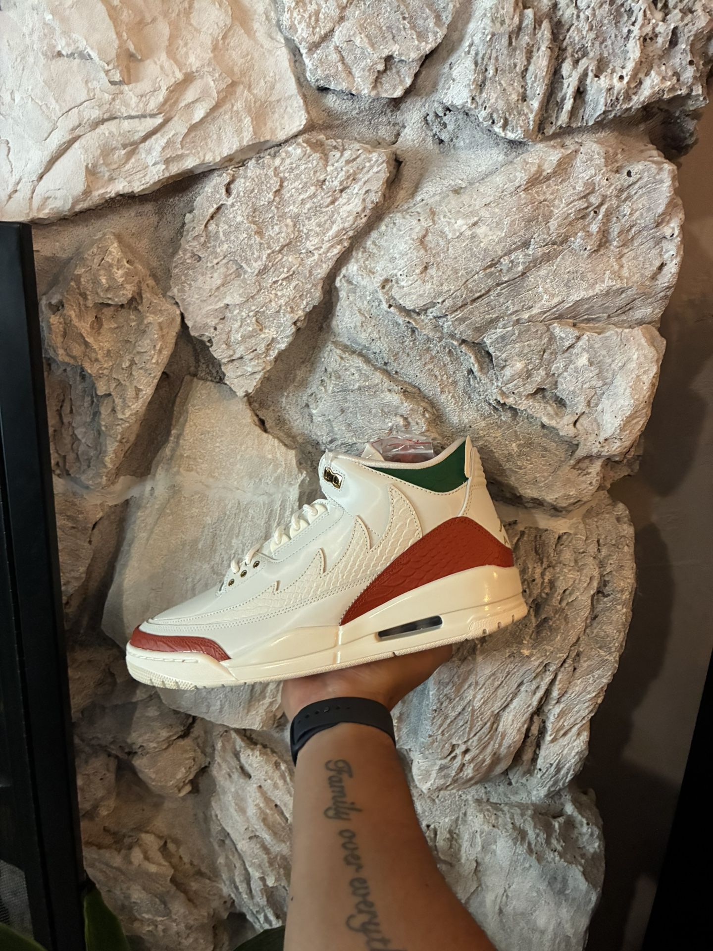 Jordan 3 El Vuelo Multiple Sizes