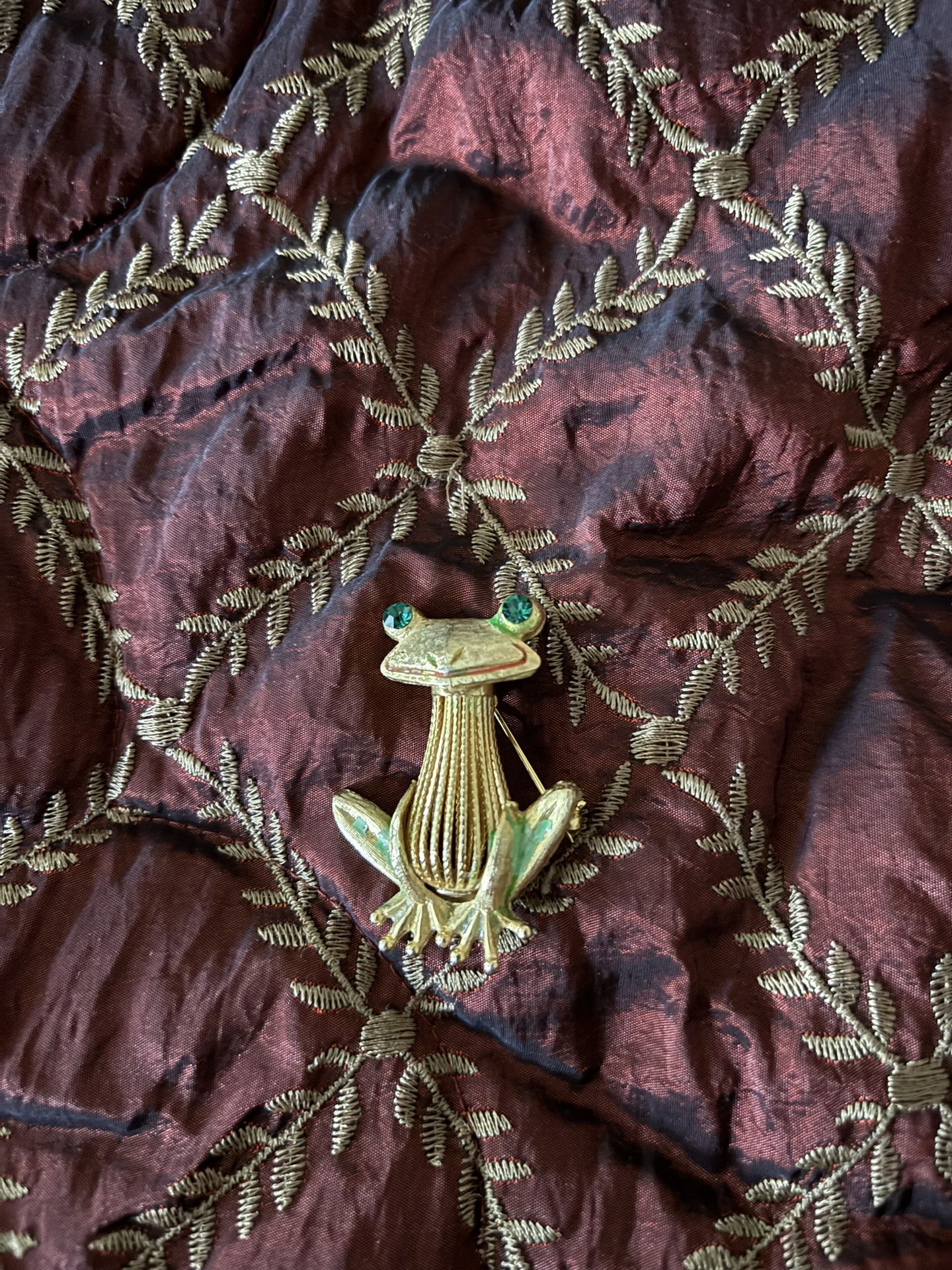 Vintage Frog Pin, Golden
