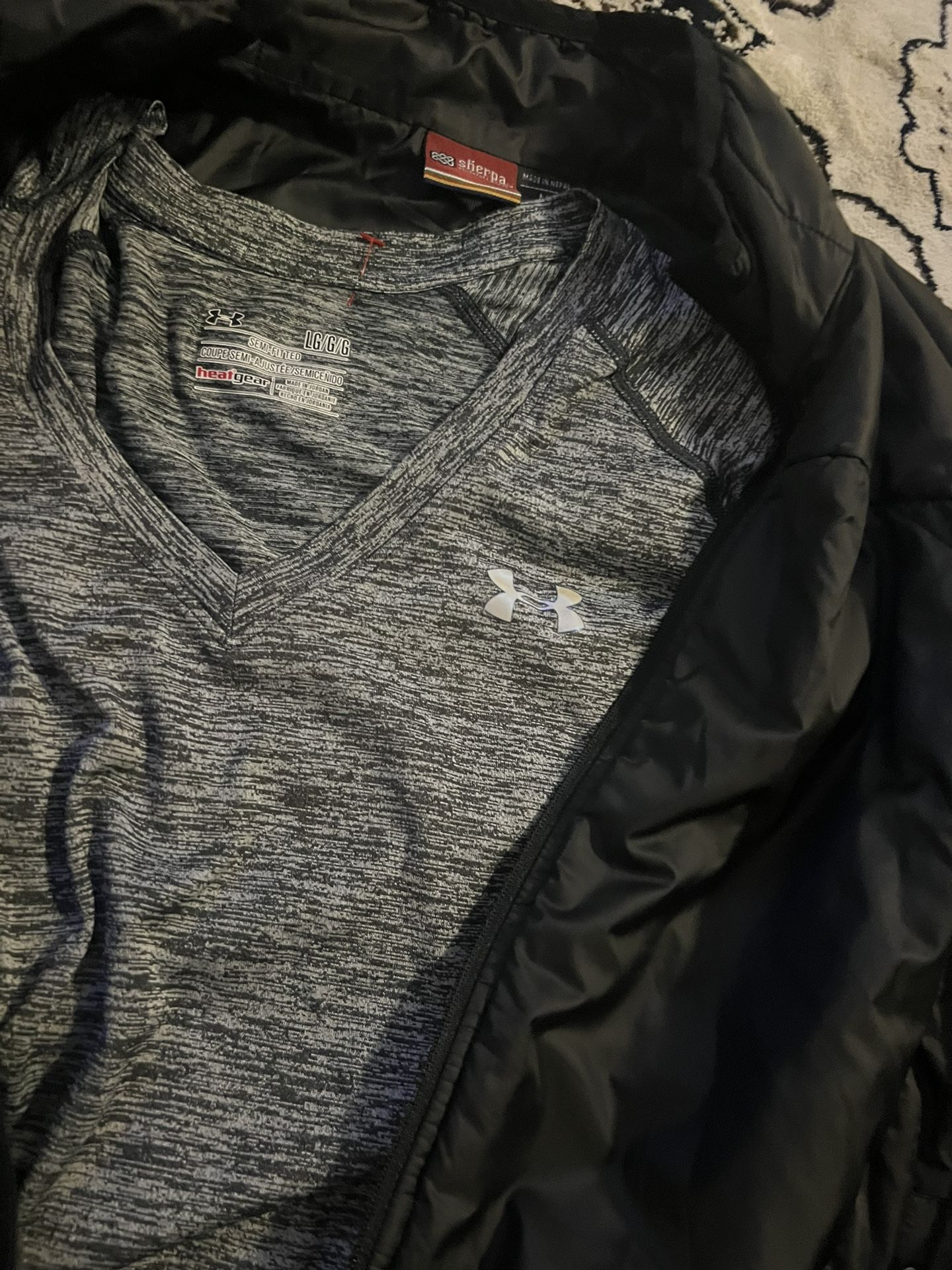 Jacket And T Shirt Under Armor Size M for Women 