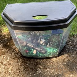 Fish Tank About 3 -4 Gallons 