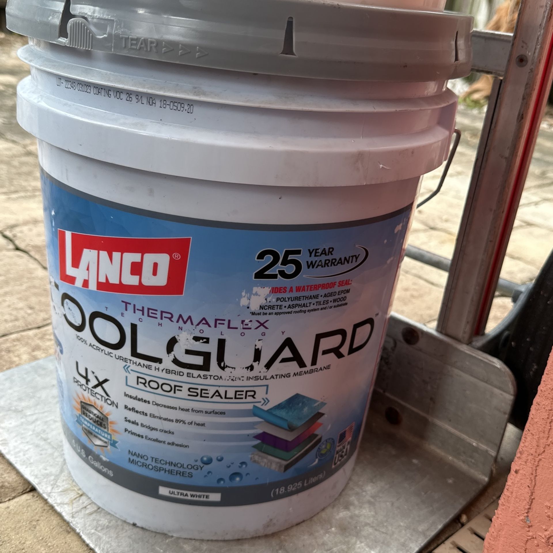 Coolguard 5 Gal. Insulating Elastomeric White Roof Sealer Lanco