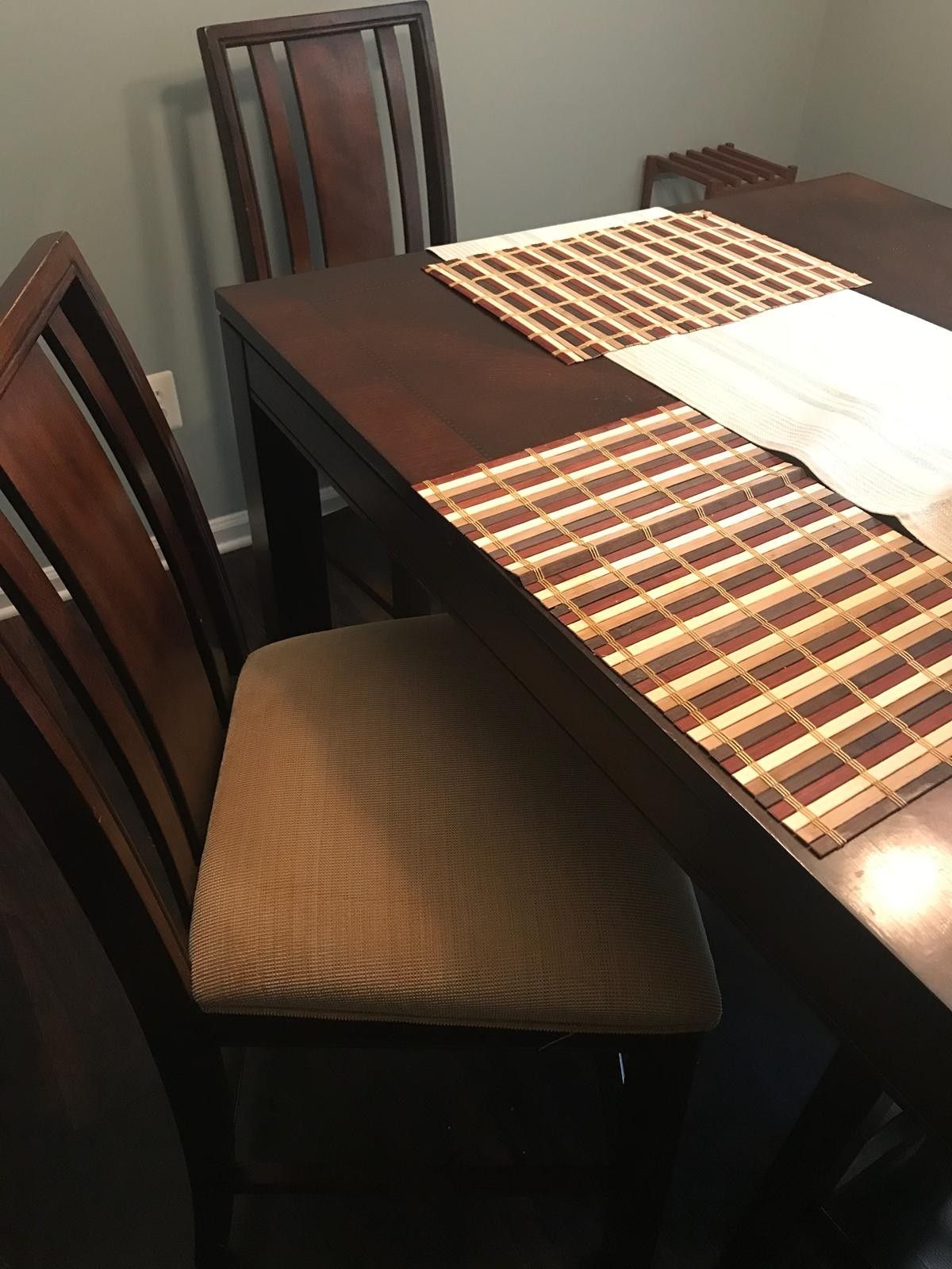 Dining set of 4 chairs in good condition $ 150