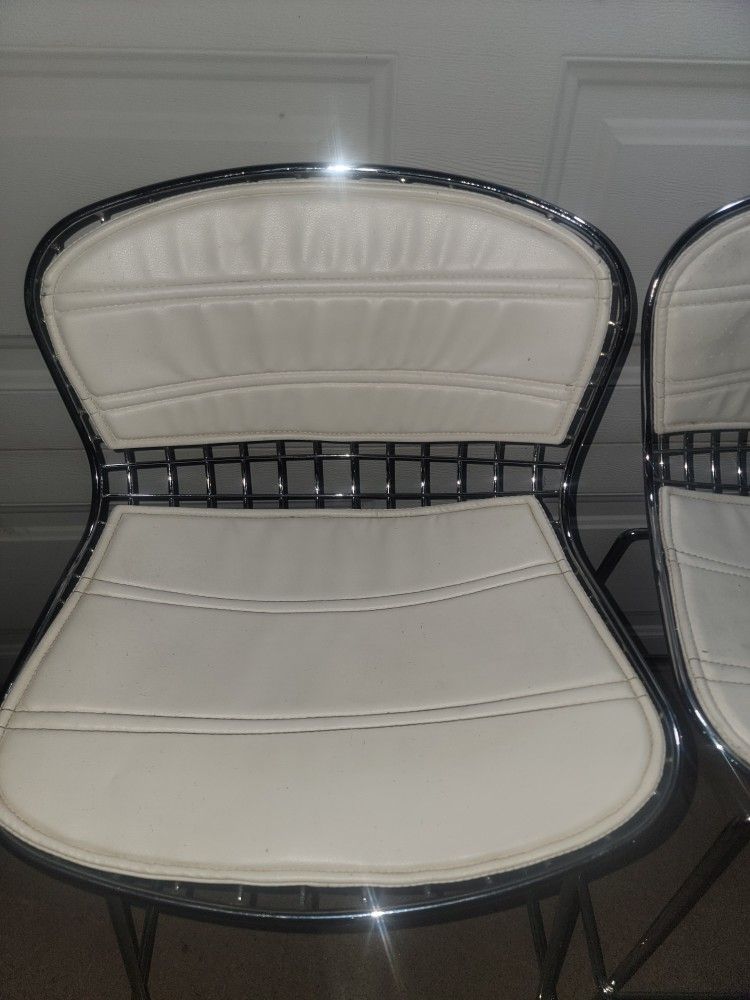 Mid Century Modern Chrome Wire Counter Stools 28 in Seat Height (White) for Sale in Chandler, AZ