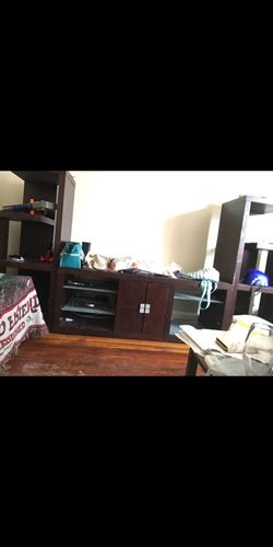 Entertainment center