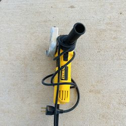 dewalt dwe4011 4 1/2 angle grinder 