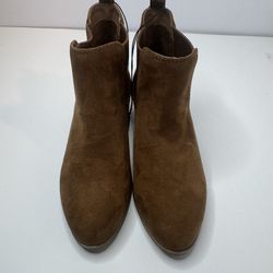 A New Day Cognac Chelsea Ankle Boots NWT Size 5.5 