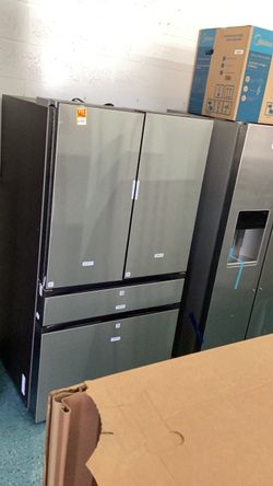 Refrigerator French door 4- doors full Depth Samsung bespoke stainless steel