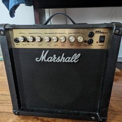 Marshall MG MG15DFX 2-Channel 15-Watt 1x8" Solid State Guitar Combo