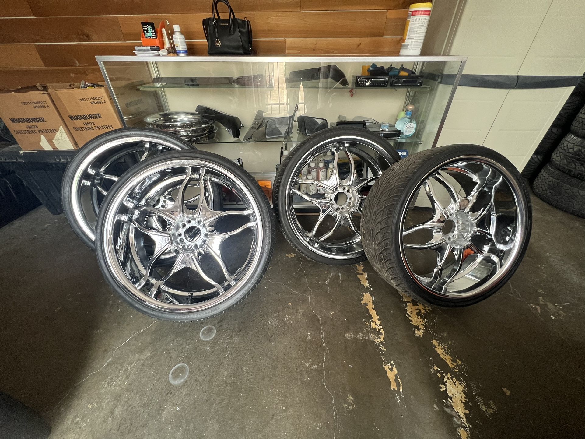 Rines 22” 5 Lug Universal. Small Pattern