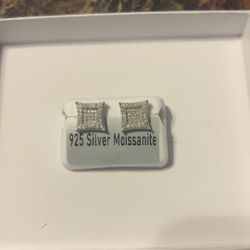 Earrings - 925 Moissanite