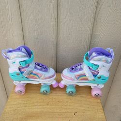 ROLLER SKATE SIZES 7 TO 9 WHIT LIGHT 