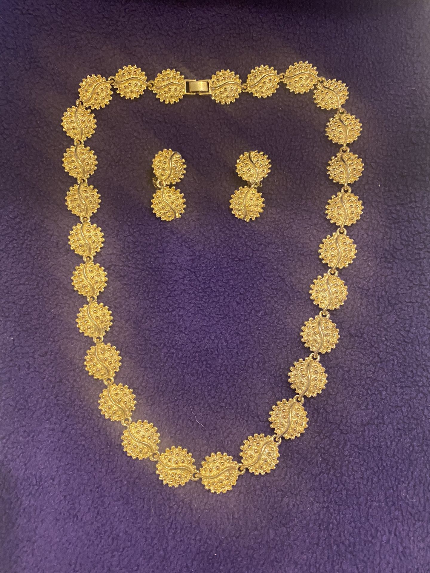 Necklace sets 