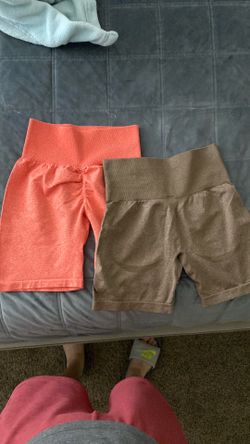 2 pair of shorts never used peach and brown chocolate