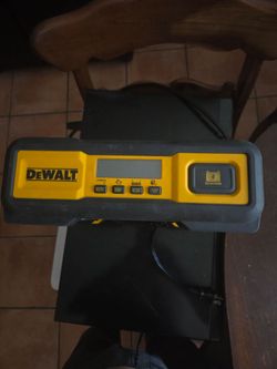 Dewalt - DXAEC100 battery charger/maintainer