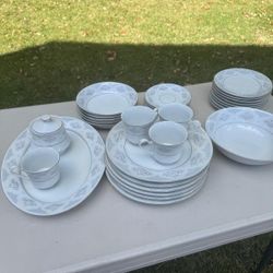 Silvered Fine China Set 31 Pieces 4 Person