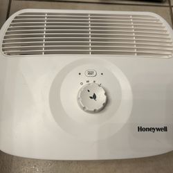 Honeywell Air Purifier with NEW filter