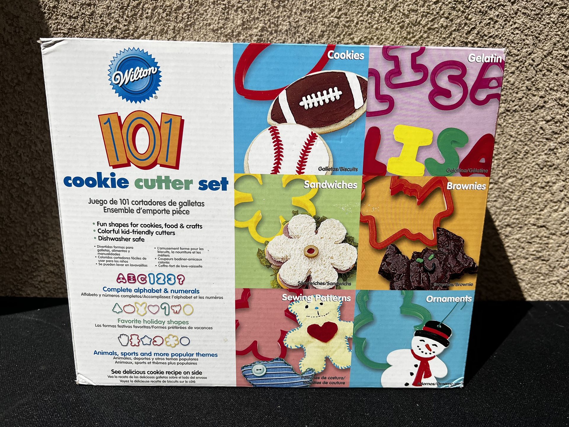 Wilton 101 Cookie Cutter Set (New)