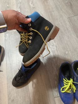 Boys shoes