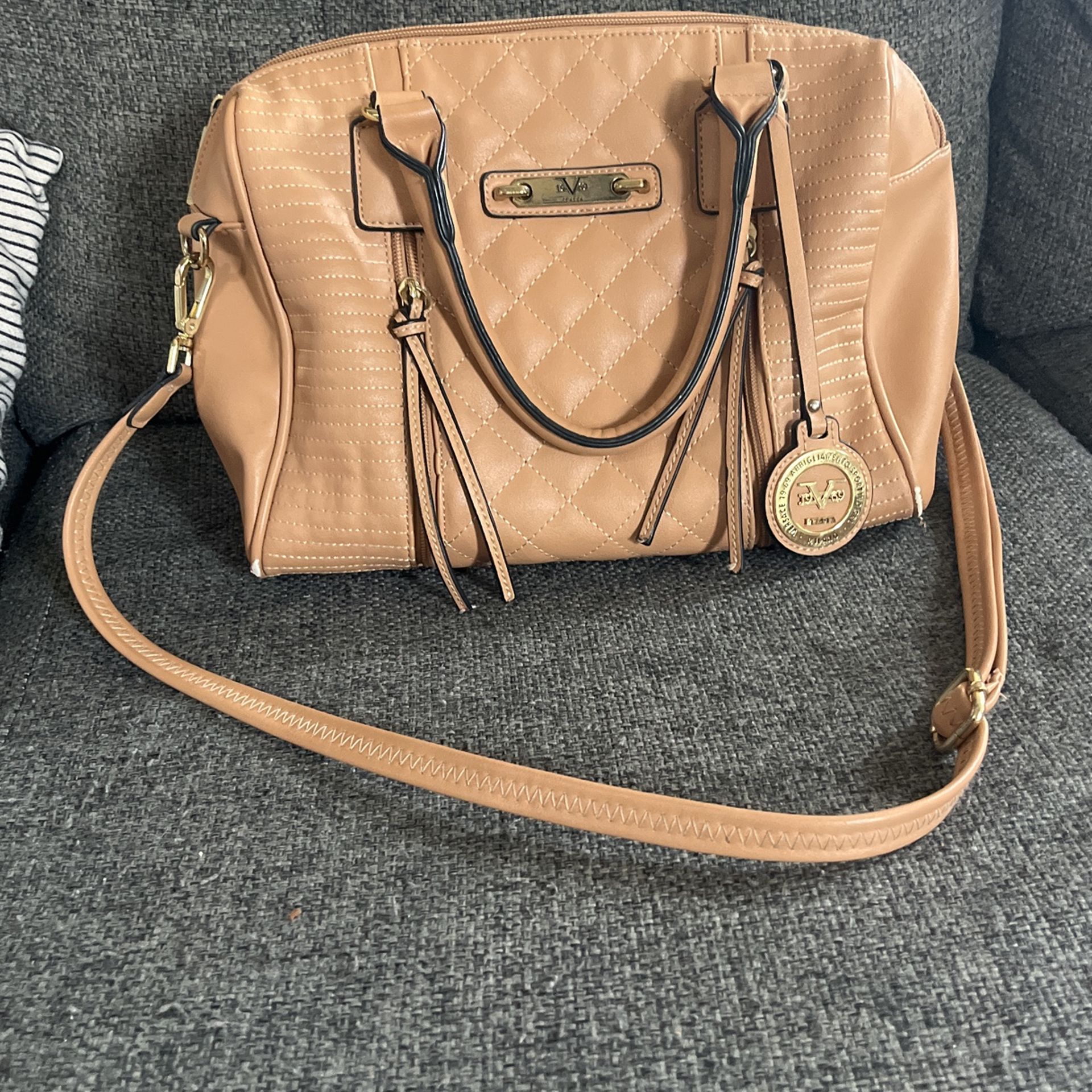 V 1969 Italia Purse