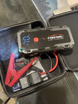 New - FOWAWU jump starter/ jump pack, power bank, flashlight