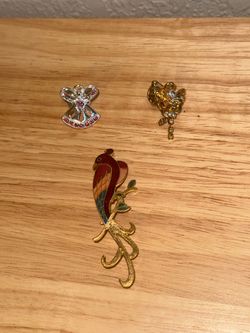 Lot of 3 Brooches/Pins