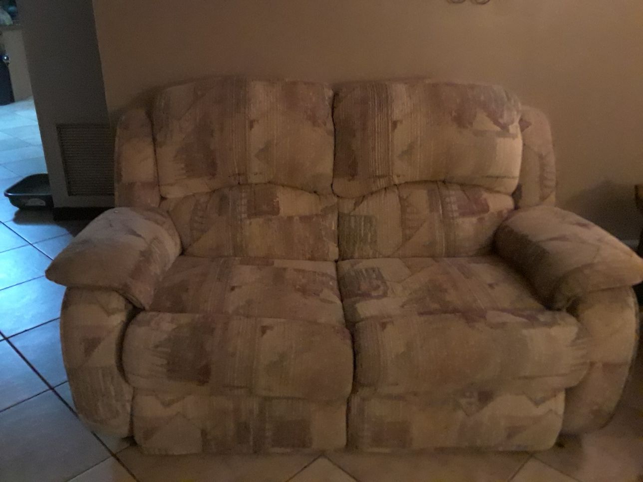 Couch in great conditiom