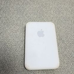 📦 Used Apple MagSafe Wireless Charger – Works Perfectly – Lowest Price! 💯 