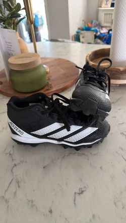 Football cleats / adidas
