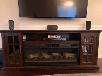 Entertainment center