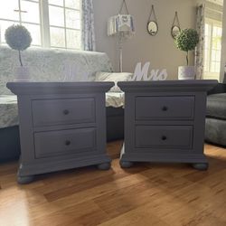 🩶✨Beautiful Solid Wood Nightstands🩶✨