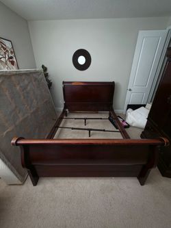 Queen Bed Set