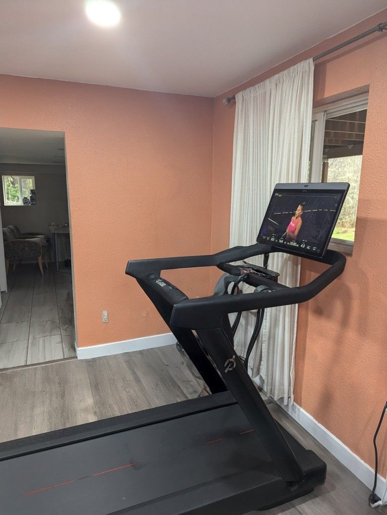 Peloton Tread
