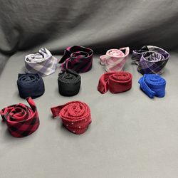 Set of 10 ties in assorted styles and colours
