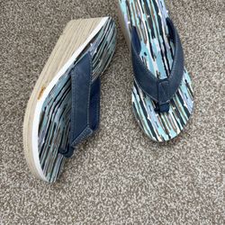 sandals women(7-8) jean Serene Printed Wedge Flip Flop Size 7-8. Jean