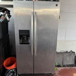 Refrigerator 