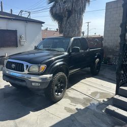 2001 Toyota Tacoma PreRunner V6 – Clean Title