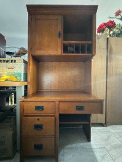 Wood Desk with Hutch 78Hx37Wx24D