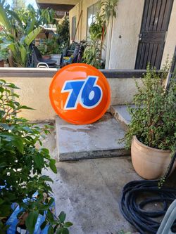 76 gas Station ⛽️ sign