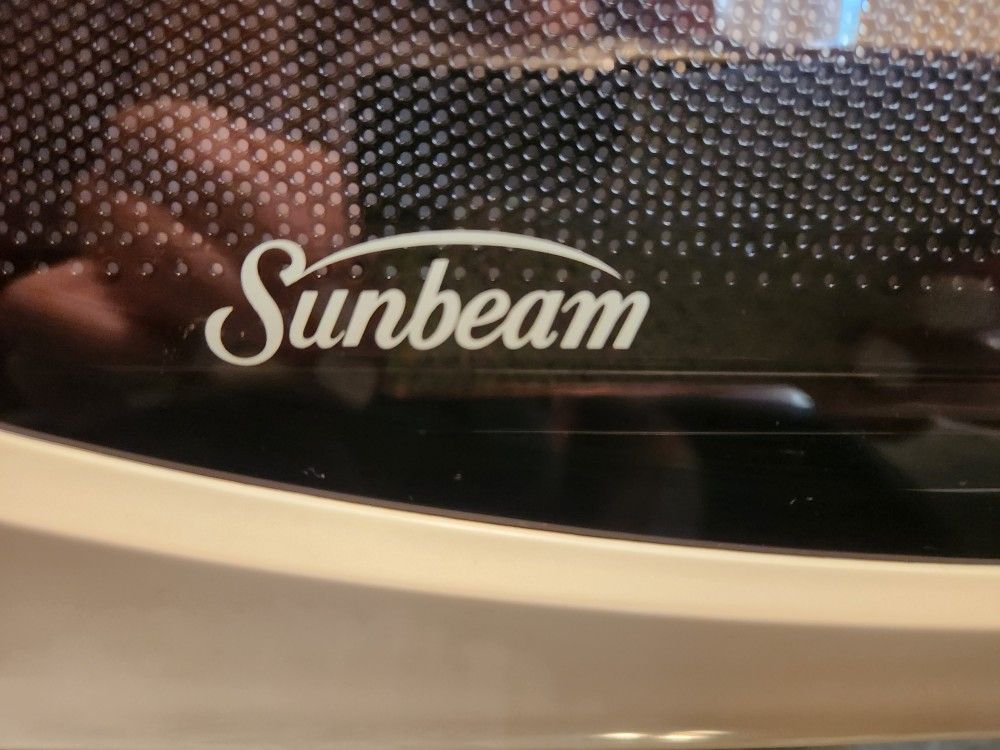 Sunbeam Microwave for Sale in Pompano Beach, FL - OfferUp