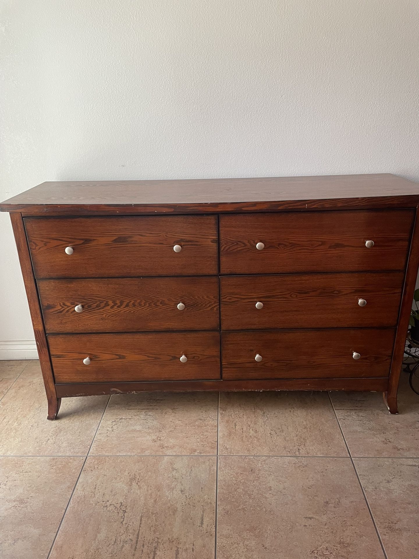 Dresser With Mirror And 1 Night Stand