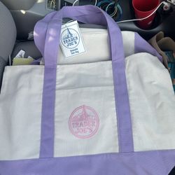 Brand new Trader Joes LARGE reusable Tote