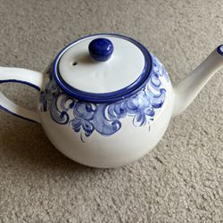 Williams Sonoma Tea Pot and Lid - Danbury Collection (Blue Flowers)