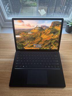 Like-New | Microsoft Surface Laptop 4 – Ryzen 5 / 16GB RAM / 256GB SSD