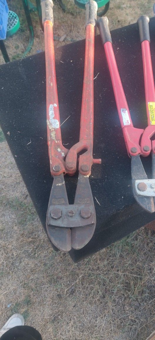 BOLT CUTTERS
