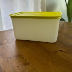 Tupperware 