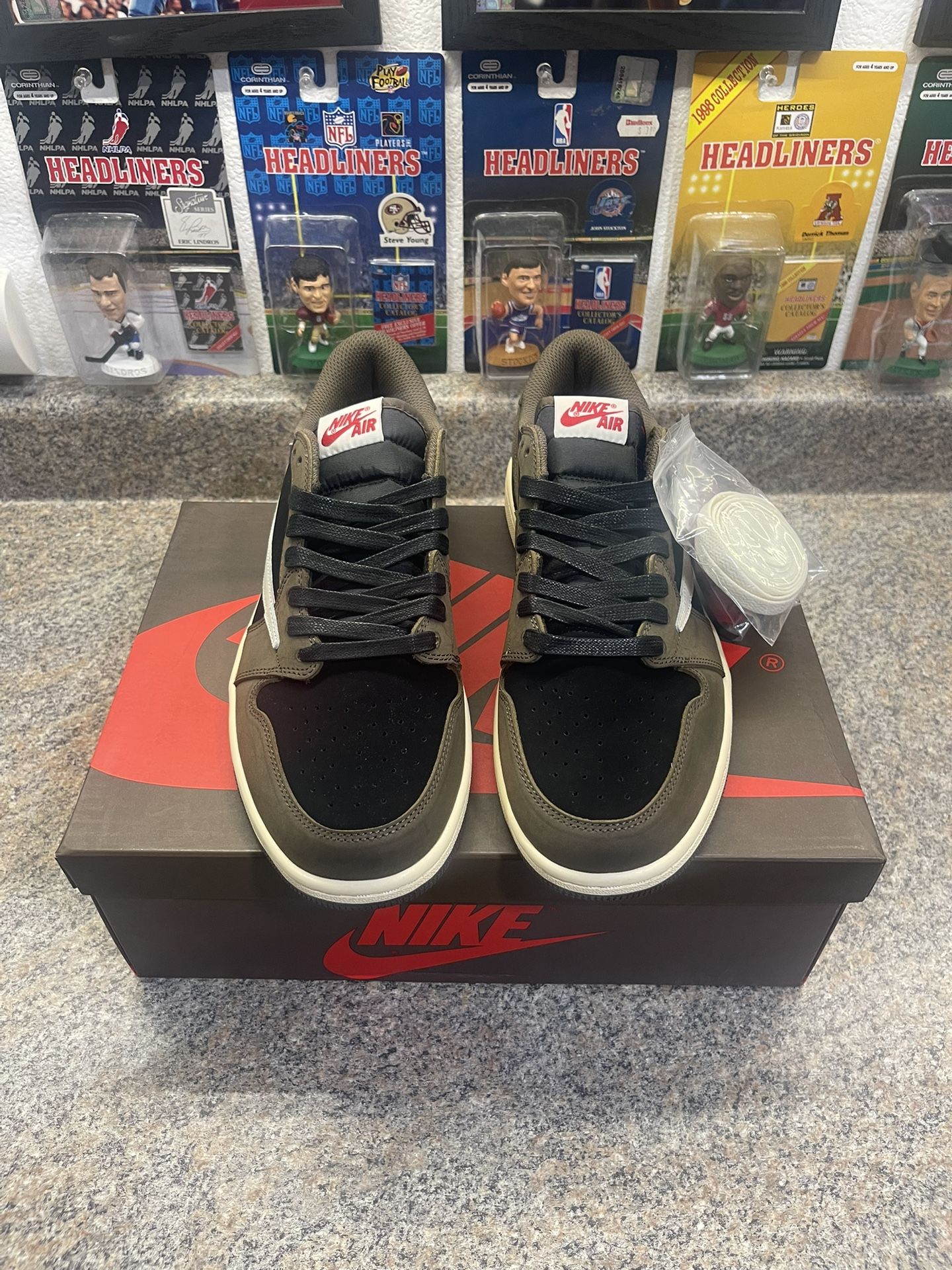 Travis Scott x Air Jordan 1 Low 'Mocha' Size 10.5