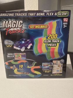 Magic Tracks Glow Track Set 200 Pieces
