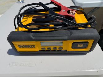 Dewalt battery tender