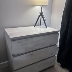 Dresser / Side Table