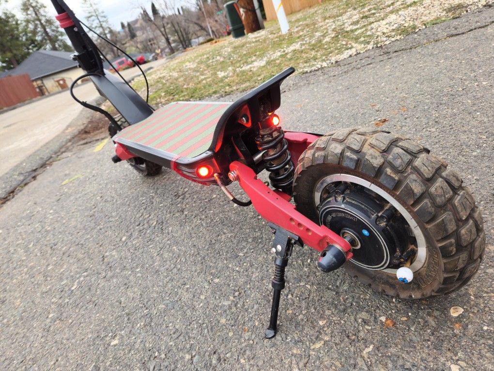 Varla Eagle One Pro 40mph+ 350lbs Weight Cap